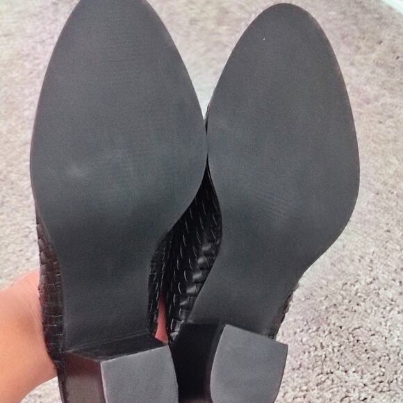 Boutique by Corkys Size 7 Black Woven Slip On Heeled Mule Clogs Life Gourd NEW - Picture 5 of 8